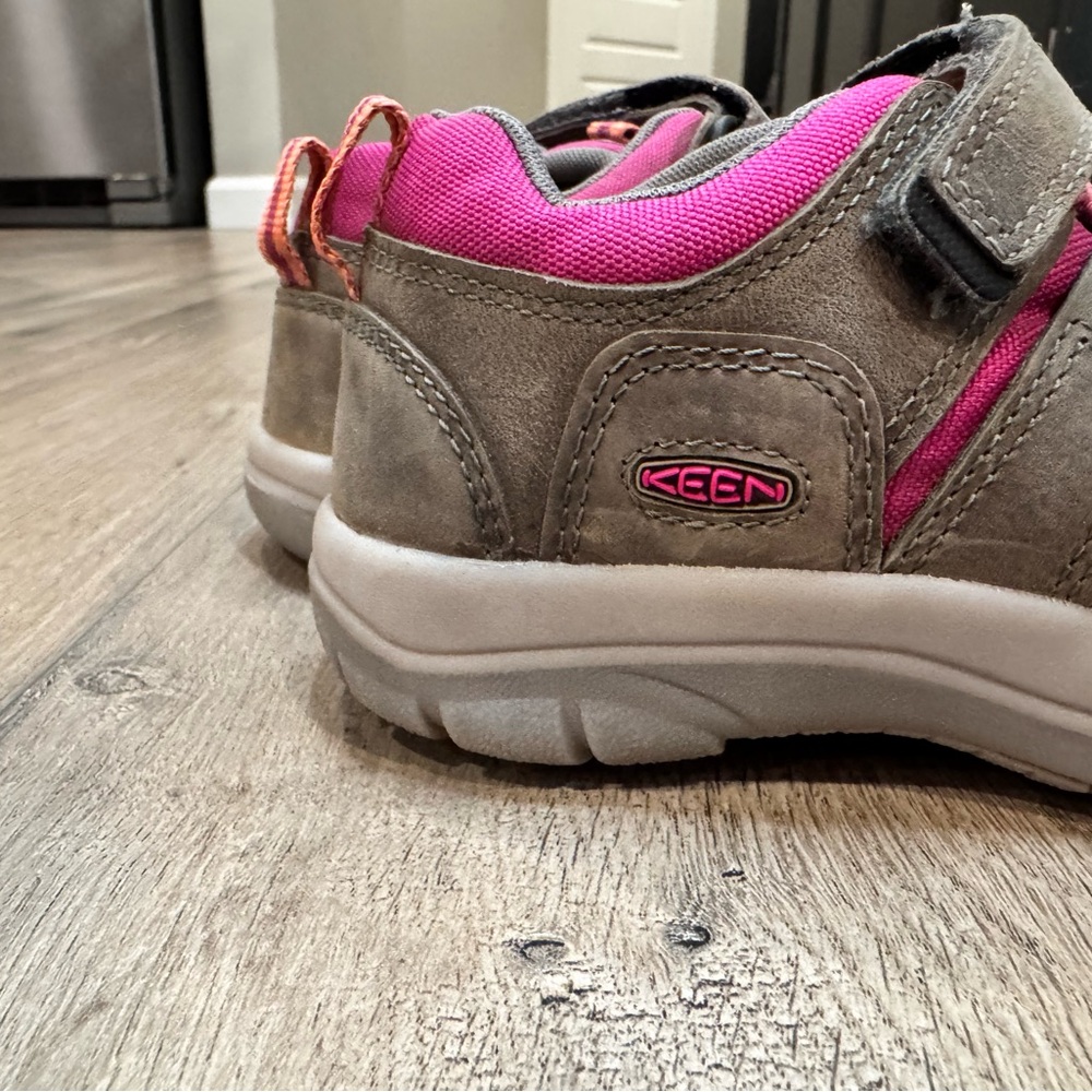 Keen Pink and Gray Sneakers with Velcro Straps - Picture 6 of 10